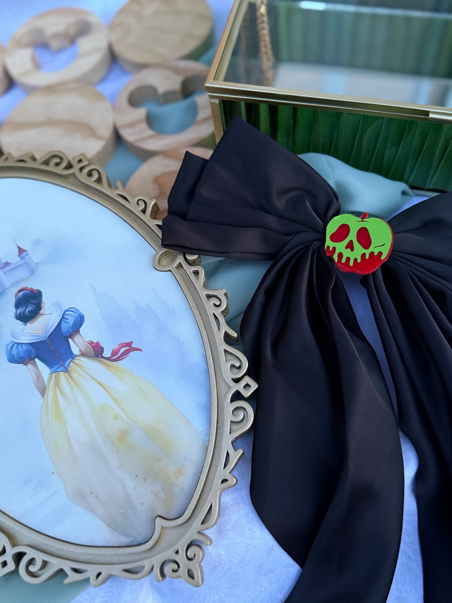 Poison Apple Bow