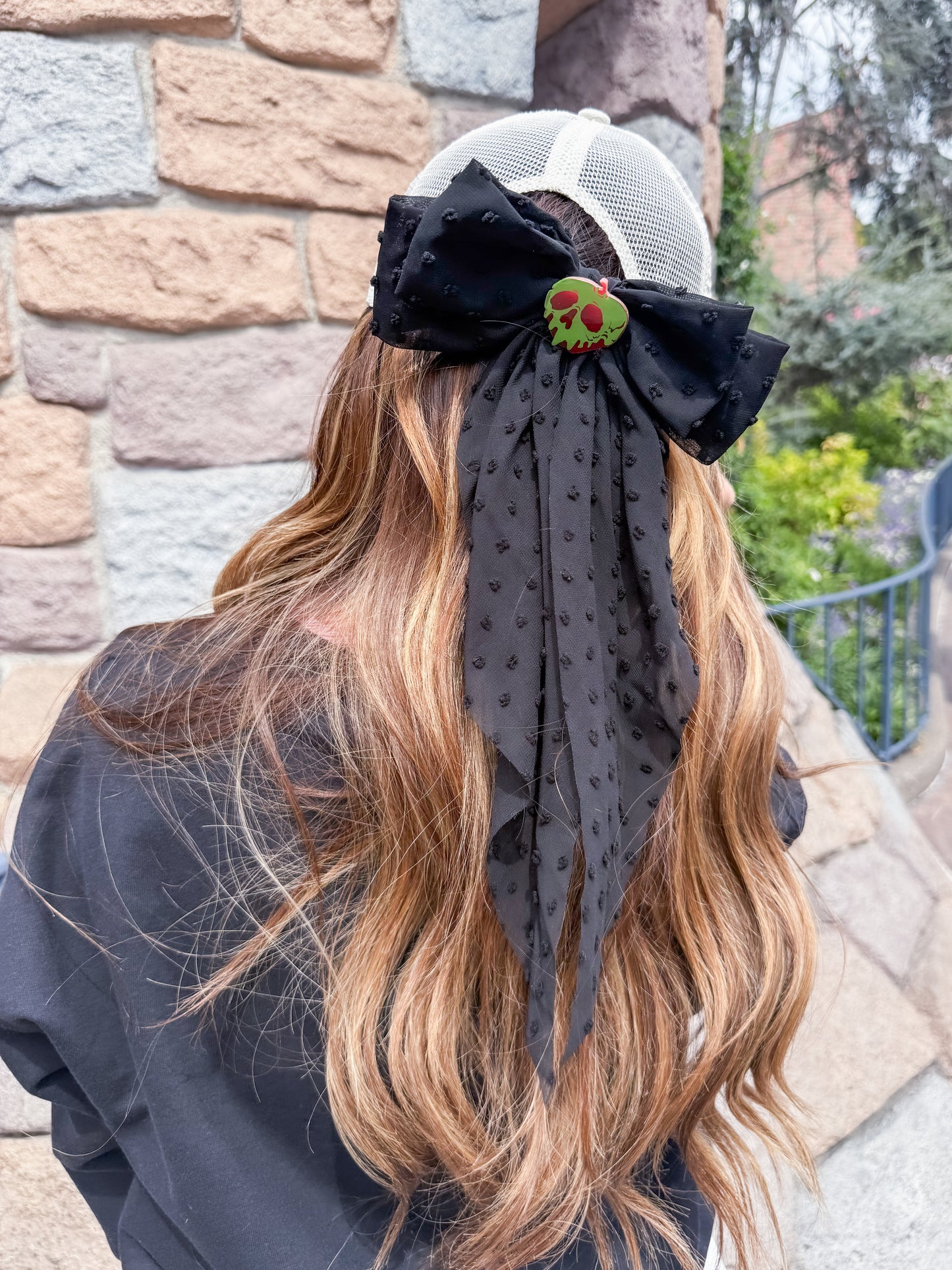 Poison Apple Bow