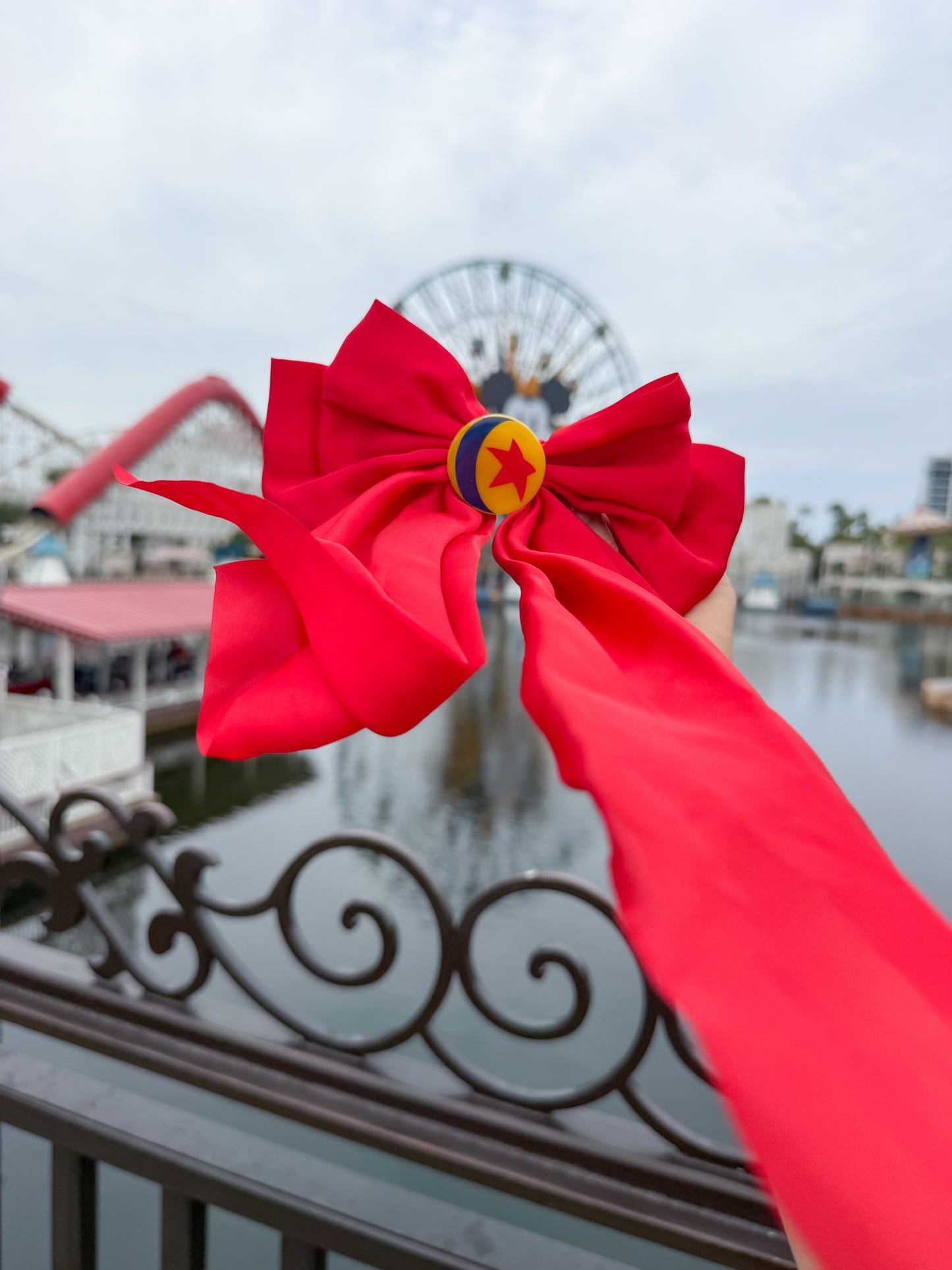 Luxo Bow