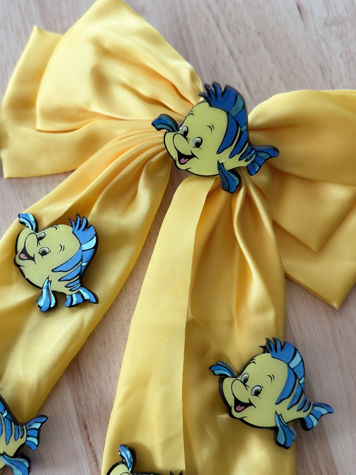 Guppy bow