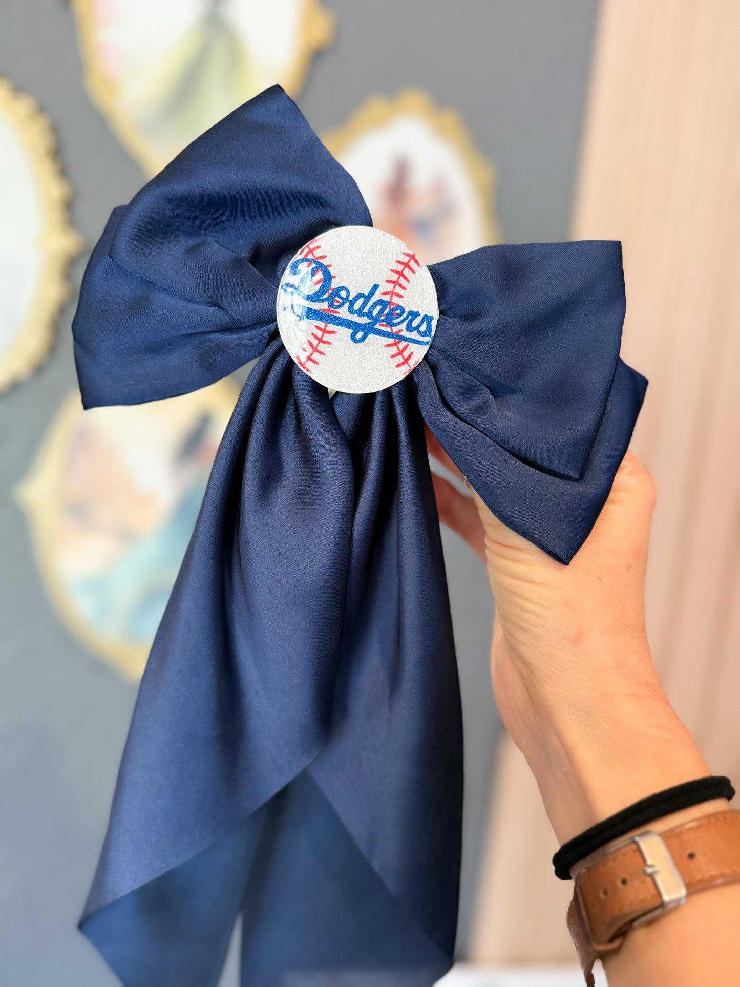 Dodger Bow