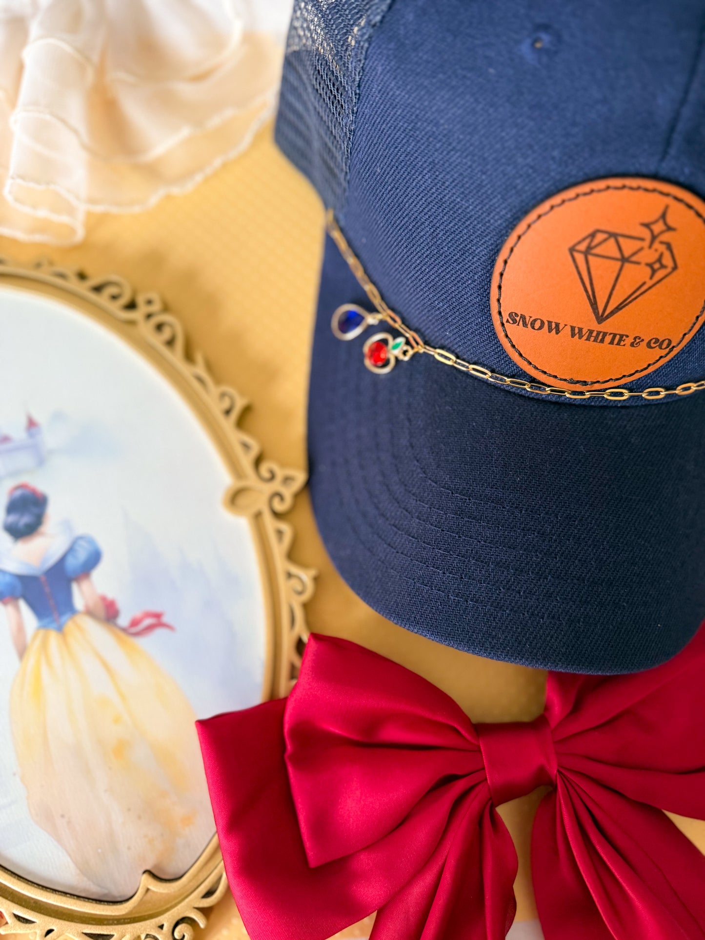 Snow White & Co. Hat