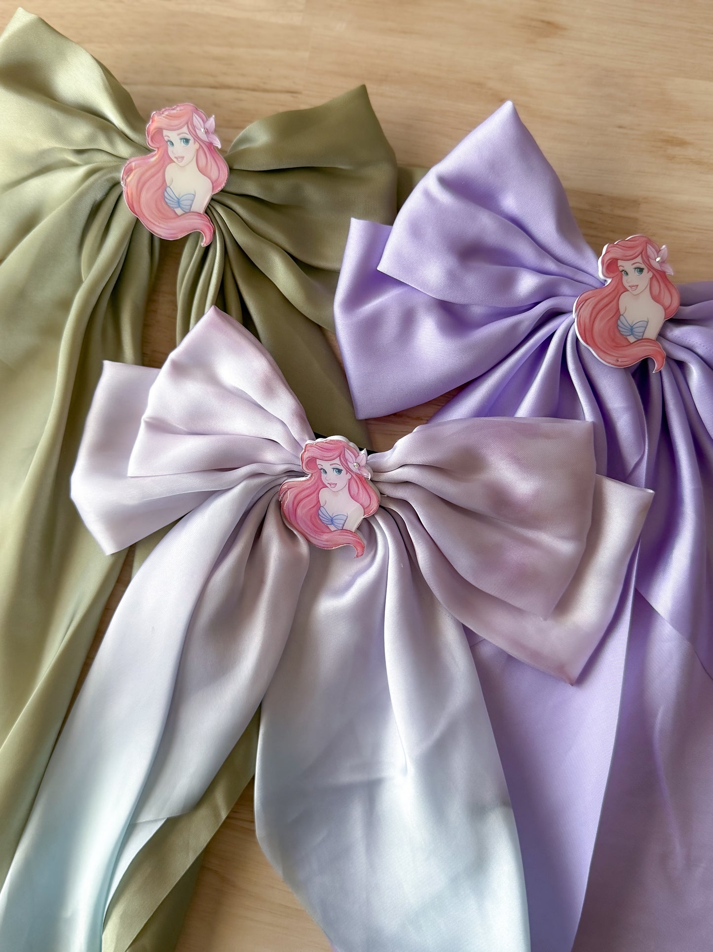 Kiss the Girl bow
