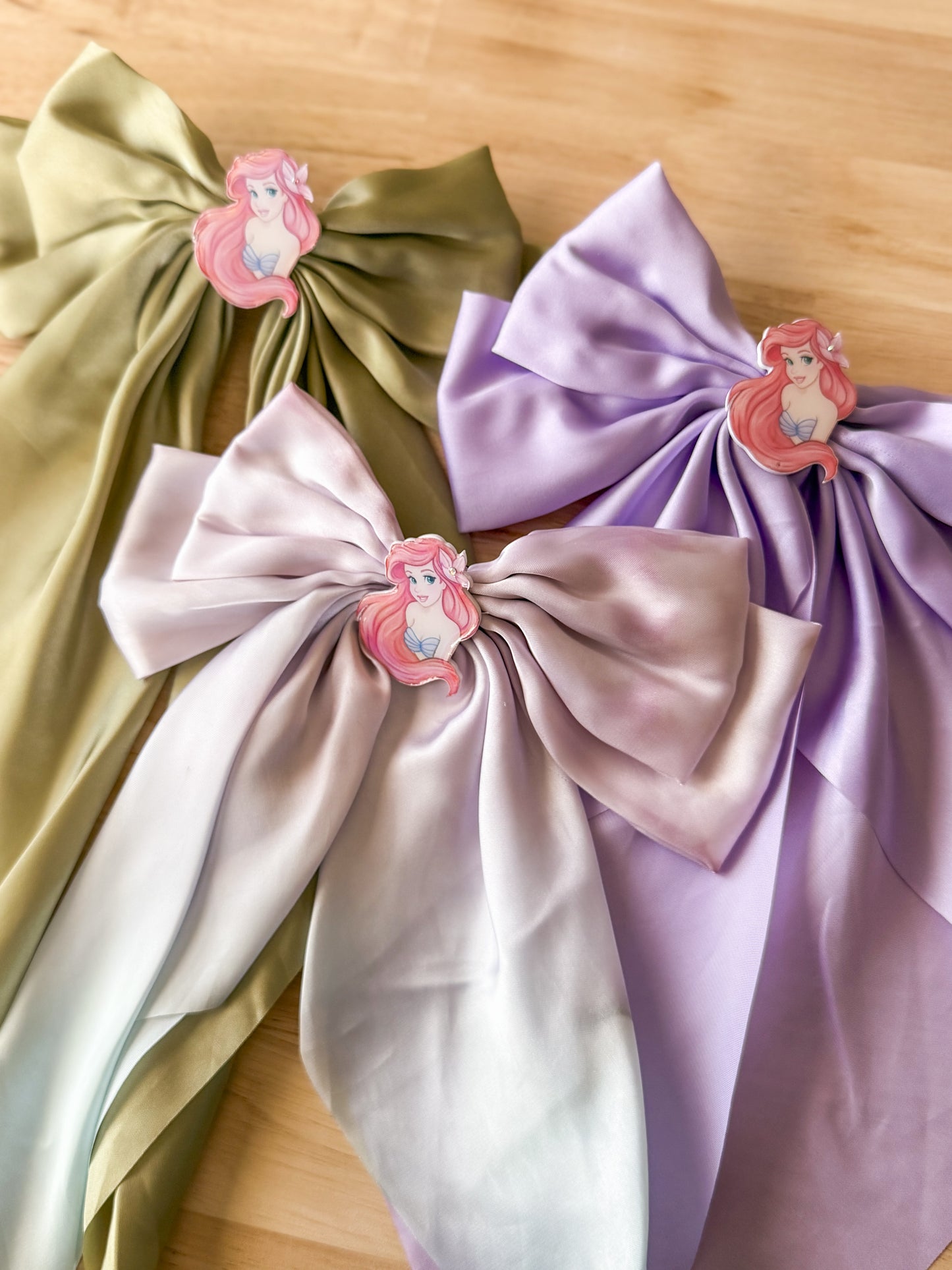 Kiss the Girl bow